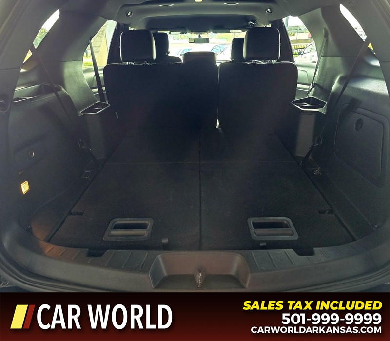 Ford Explorer Vehicle Full-screen Gallery Image 17