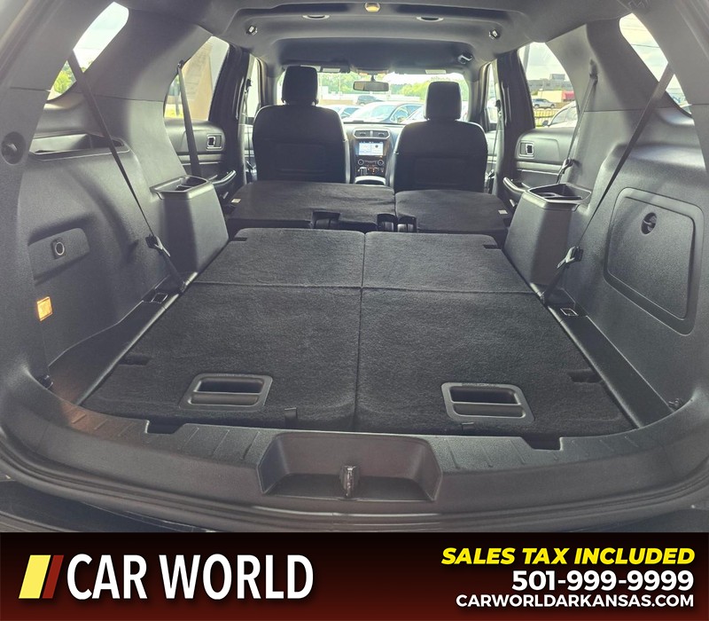 Ford Explorer Vehicle Full-screen Gallery Image 18