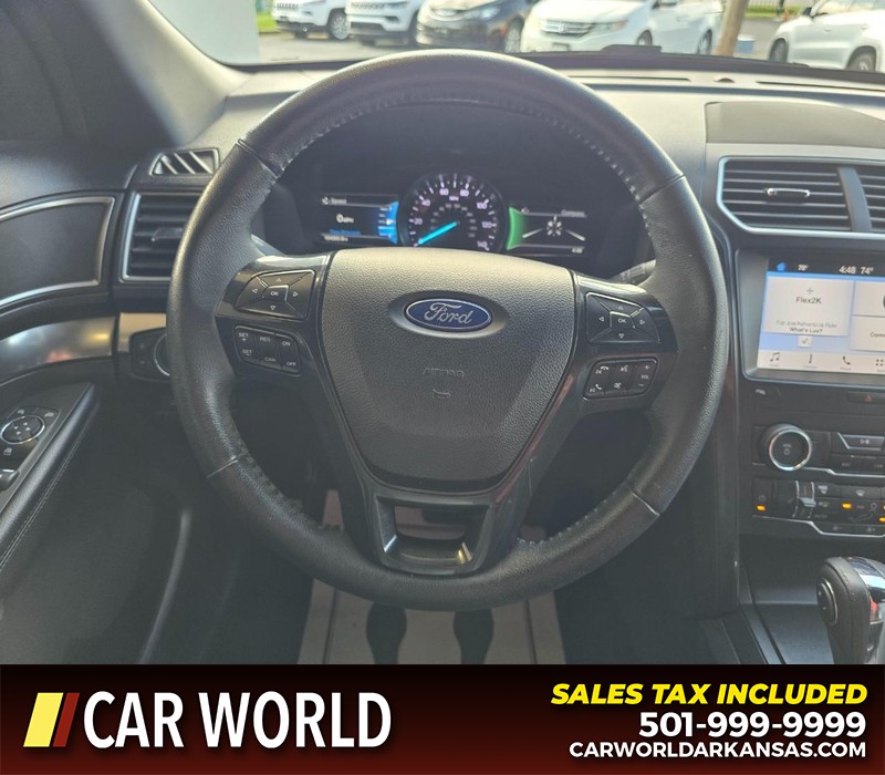 Ford Explorer Vehicle Full-screen Gallery Image 19