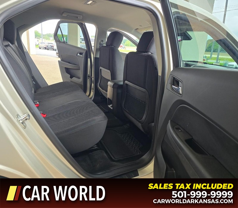 Chevrolet Equinox Vehicle Full-screen Gallery Image 13