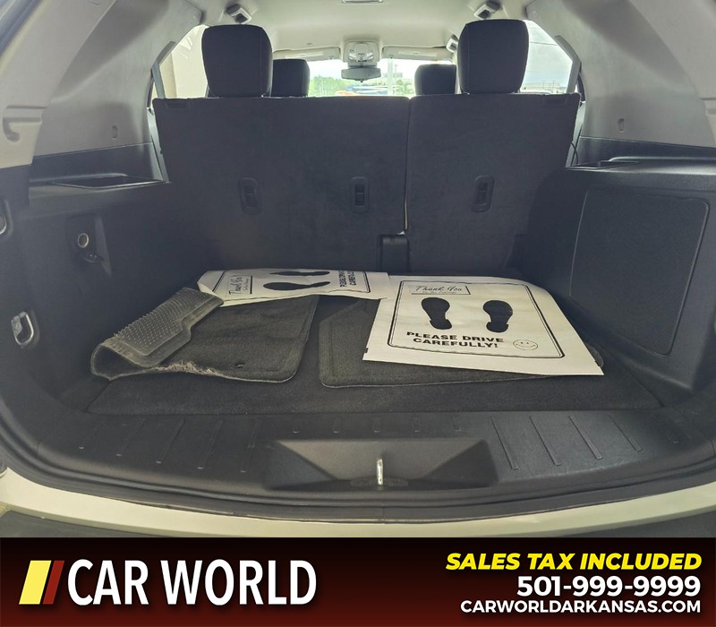Chevrolet Equinox Vehicle Full-screen Gallery Image 14