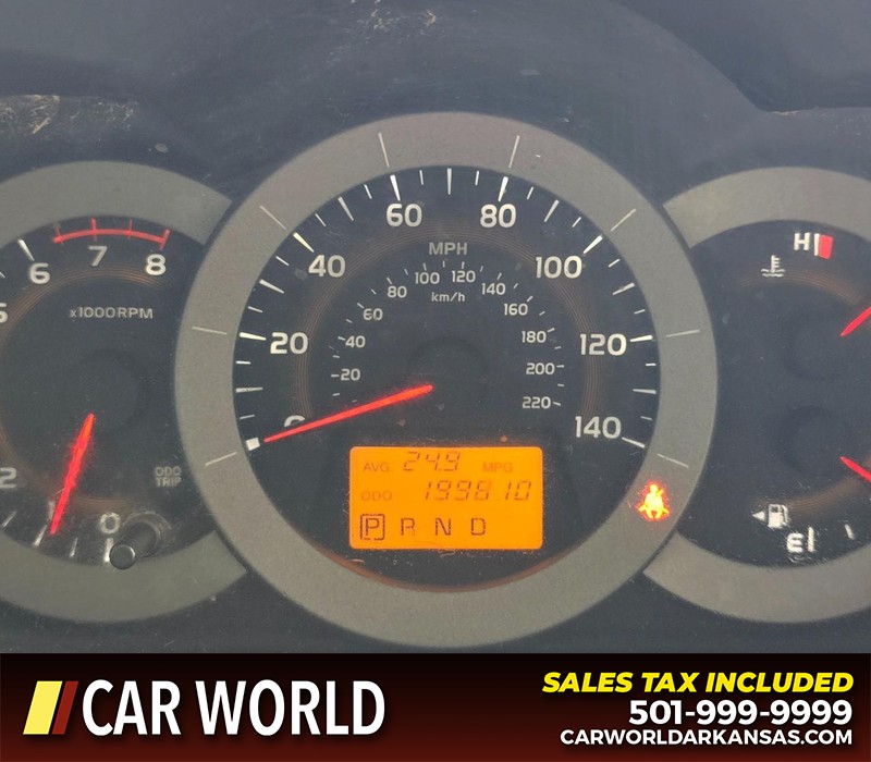 Toyota RAV4 Vehicle Full-screen Gallery Image 16
