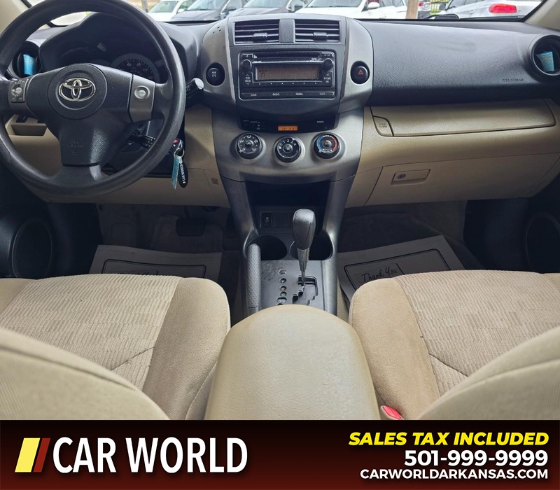 Toyota RAV4 Vehicle Full-screen Gallery Image 18
