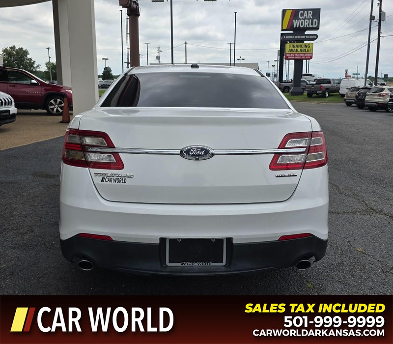 Ford Taurus Vehicle Full-screen Gallery Image 5