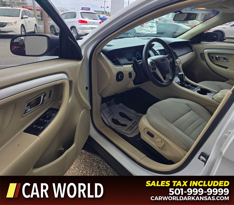 Ford Taurus Vehicle Full-screen Gallery Image 7