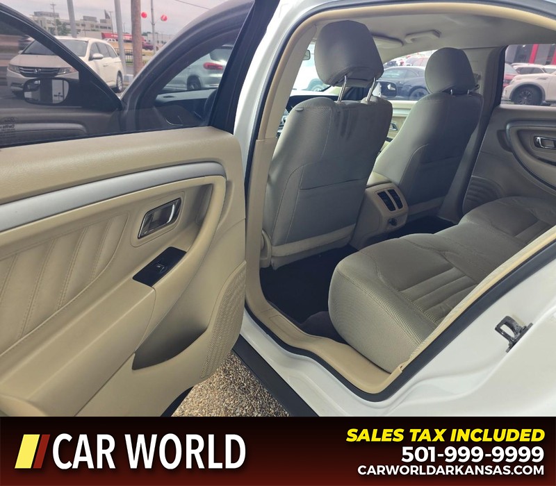 Ford Taurus Vehicle Full-screen Gallery Image 9