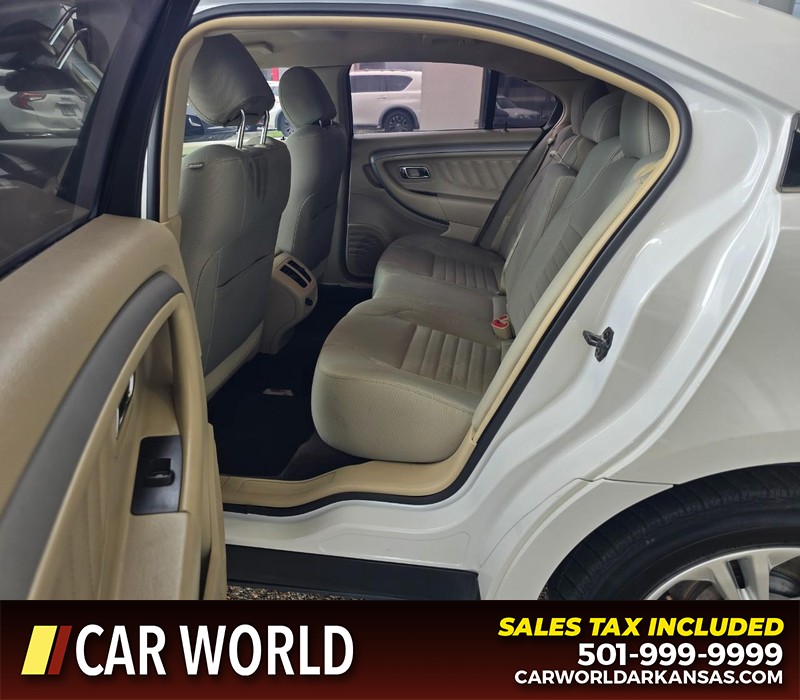 Ford Taurus Vehicle Full-screen Gallery Image 10
