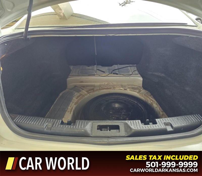 Ford Taurus Vehicle Full-screen Gallery Image 13