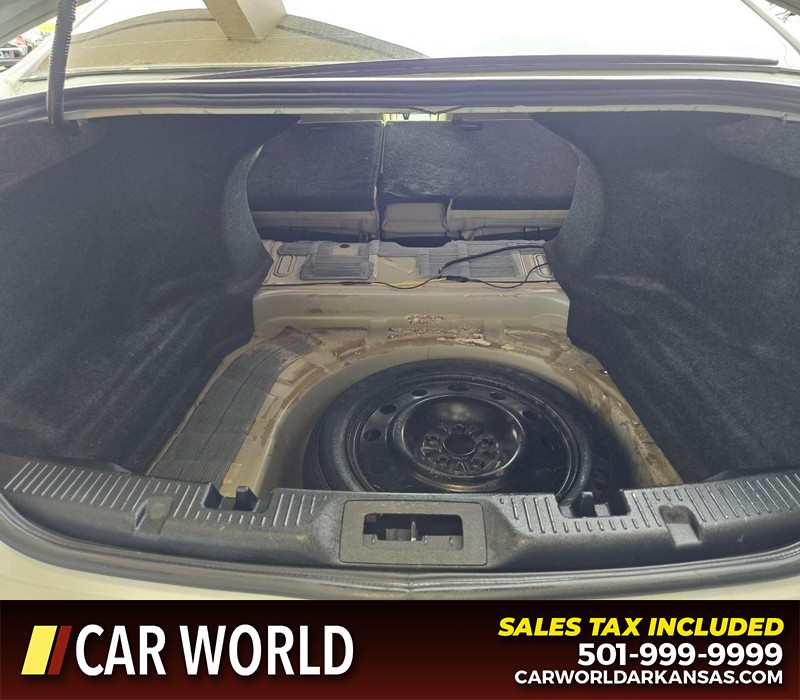 Ford Taurus Vehicle Full-screen Gallery Image 14
