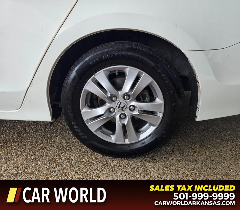 Honda Accord Sedan Vehicle Full-screen Gallery Image 6