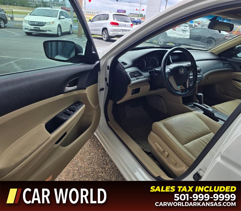 Honda Accord Sedan Vehicle Full-screen Gallery Image 7