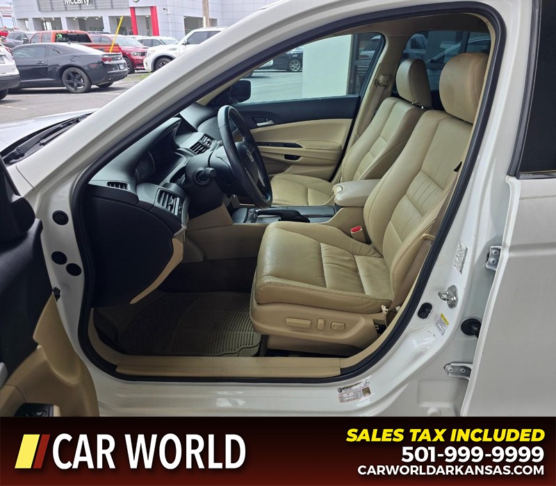 Honda Accord Sedan Vehicle Full-screen Gallery Image 8