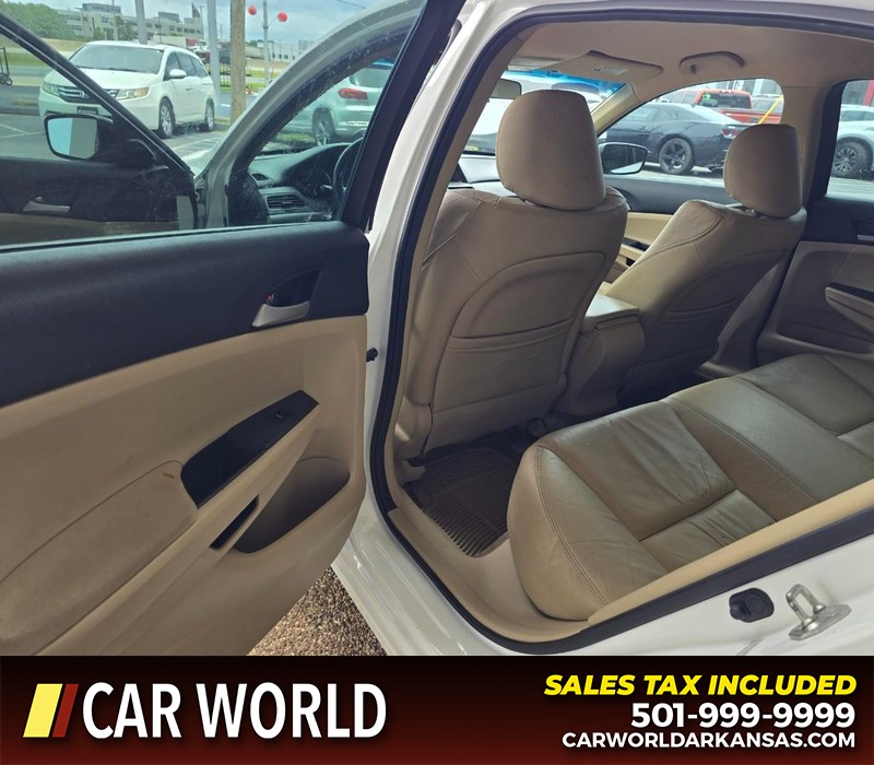 Honda Accord Sedan Vehicle Full-screen Gallery Image 9