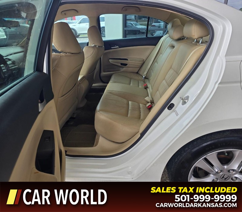 Honda Accord Sedan Vehicle Full-screen Gallery Image 10