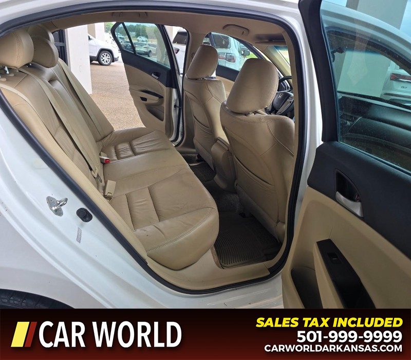 Honda Accord Sedan Vehicle Full-screen Gallery Image 12
