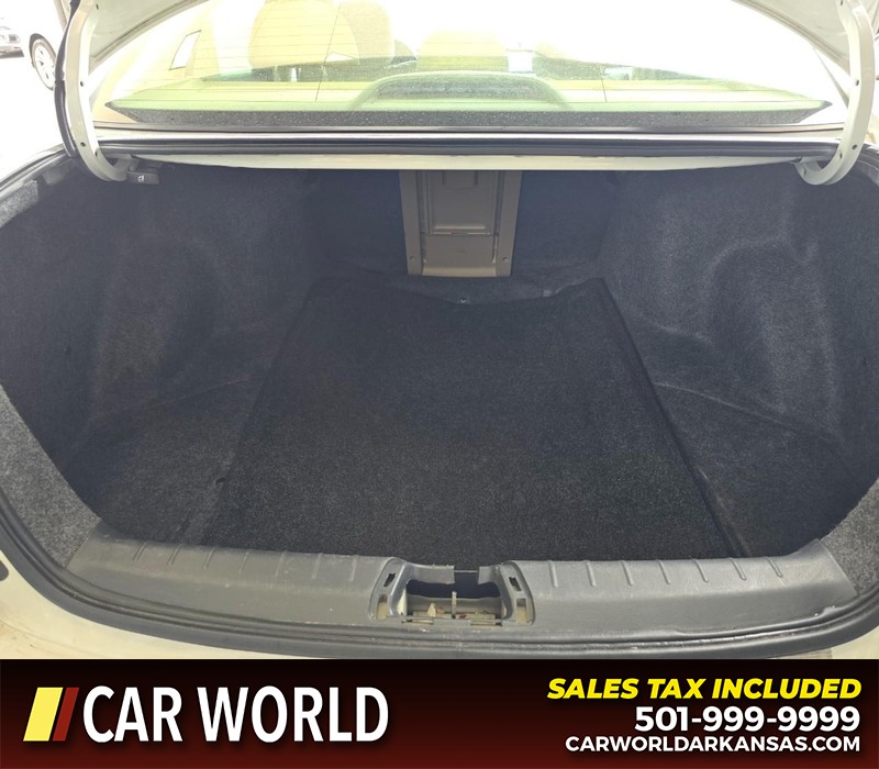 Honda Accord Sedan Vehicle Full-screen Gallery Image 13