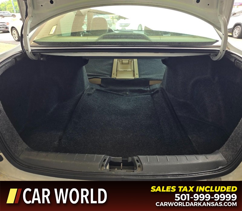 Honda Accord Sedan Vehicle Full-screen Gallery Image 14