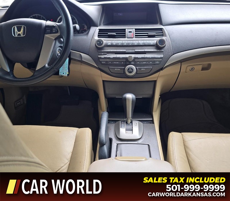 Honda Accord Sedan Vehicle Full-screen Gallery Image 18