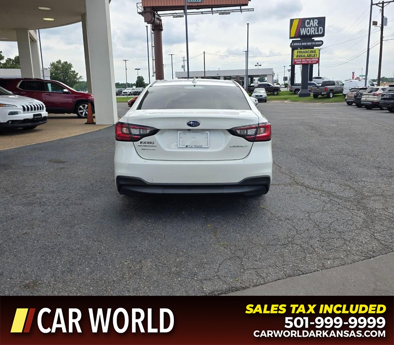 Subaru Legacy Vehicle Full-screen Gallery Image 5