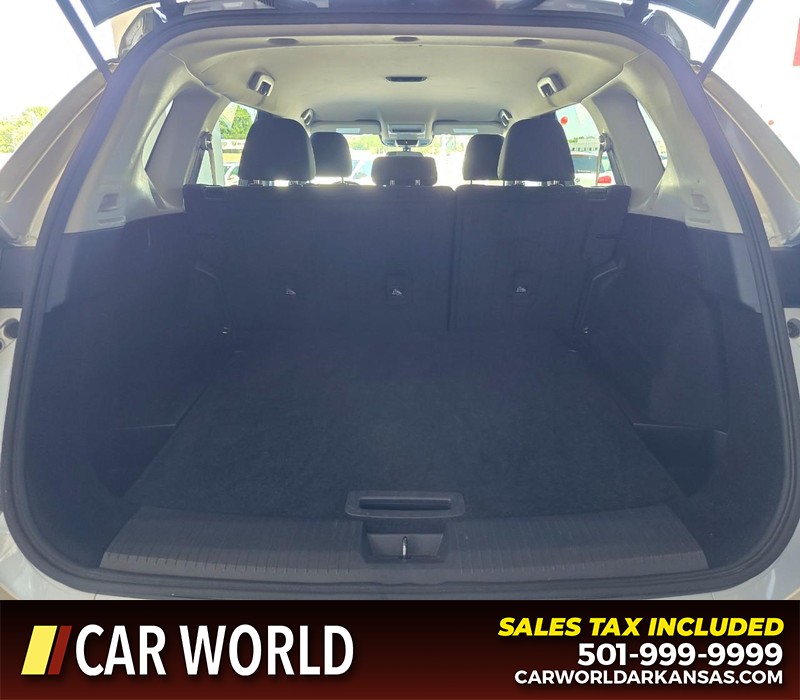 Nissan Rogue Vehicle Full-screen Gallery Image 14