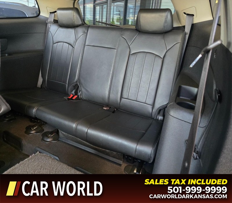 Buick Enclave Vehicle Full-screen Gallery Image 11