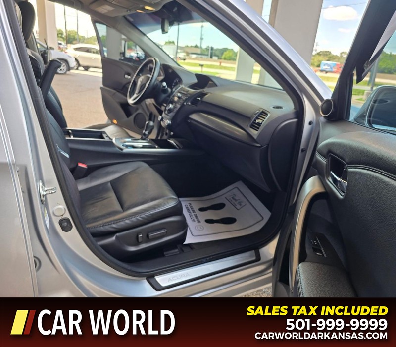 Acura RDX Vehicle Full-screen Gallery Image 11