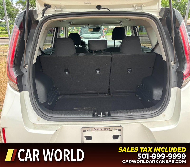 Kia Soul Vehicle Full-screen Gallery Image 6