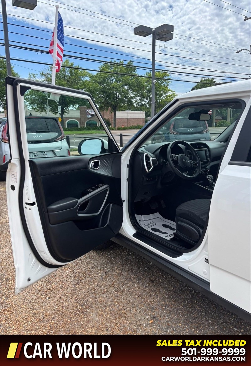 Kia Soul Vehicle Full-screen Gallery Image 12