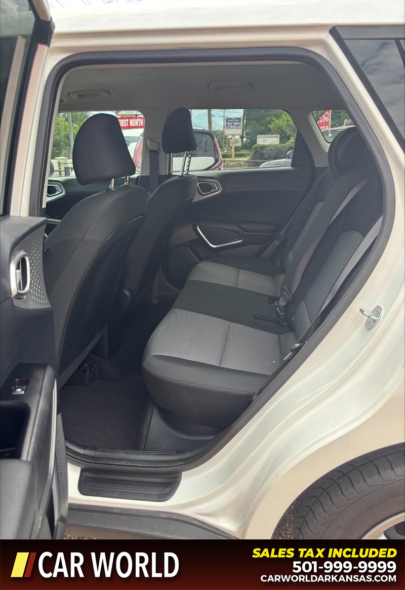 Kia Soul Vehicle Full-screen Gallery Image 15