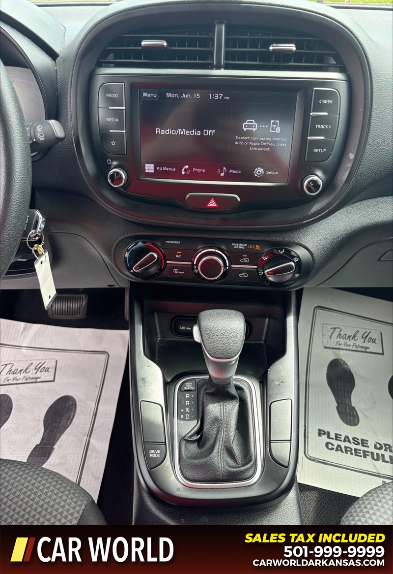 Kia Soul Vehicle Full-screen Gallery Image 17