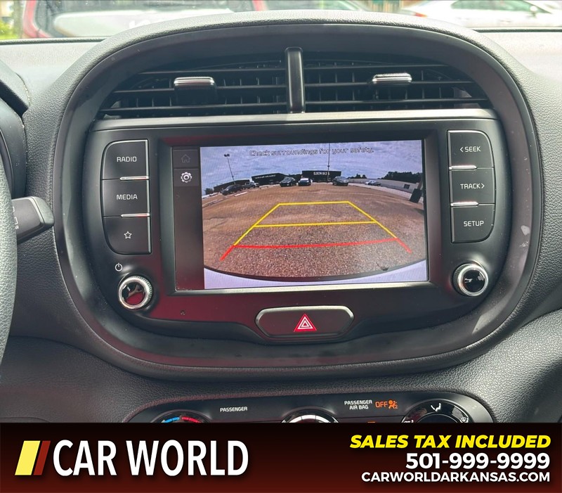Kia Soul Vehicle Full-screen Gallery Image 18