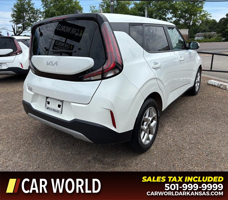 Kia Soul Vehicle Full-screen Gallery Image 3