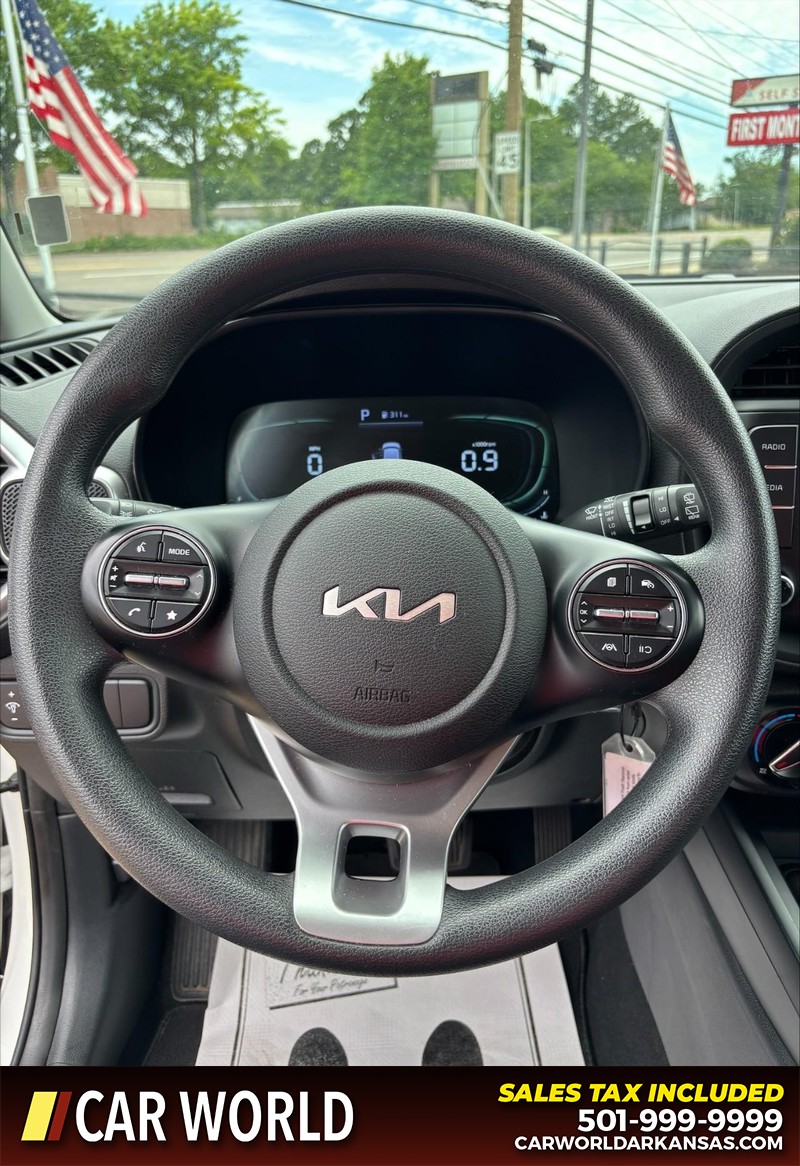 Kia Soul Vehicle Full-screen Gallery Image 14