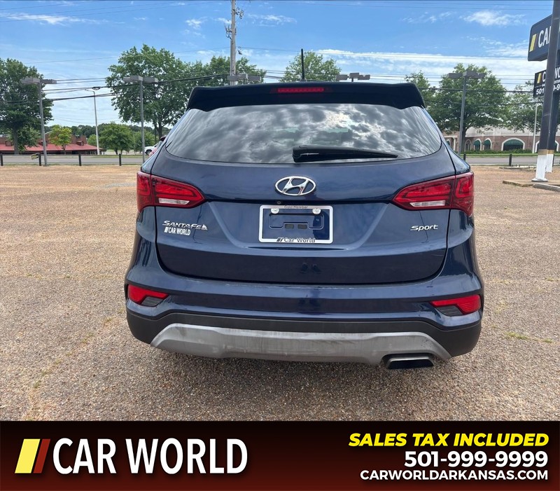 Hyundai Santa Fe Sport Vehicle Full-screen Gallery Image 4