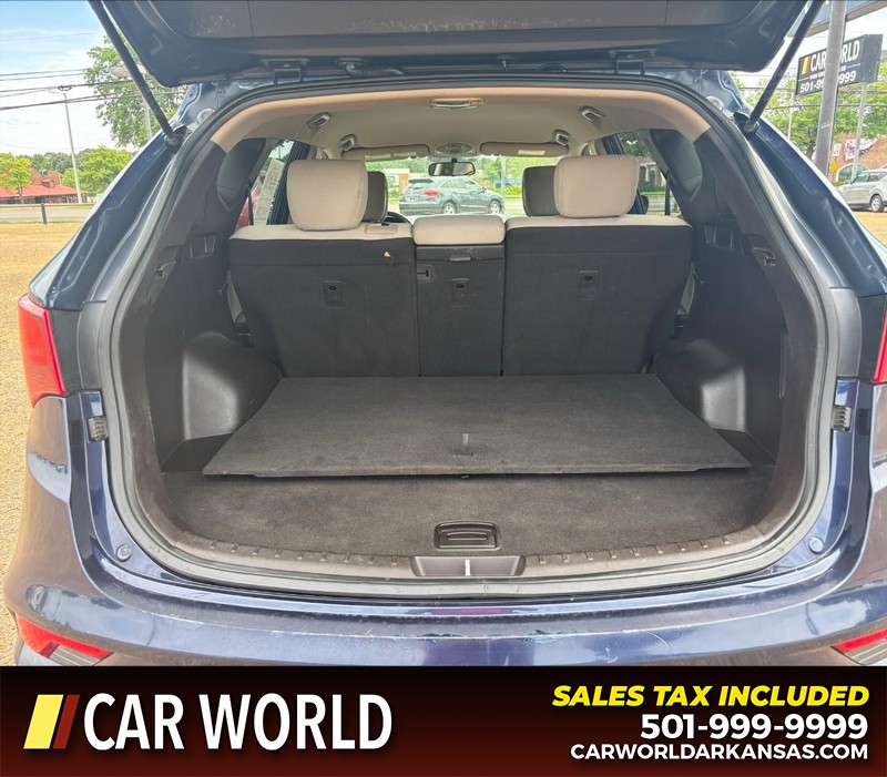 Hyundai Santa Fe Sport Vehicle Full-screen Gallery Image 6
