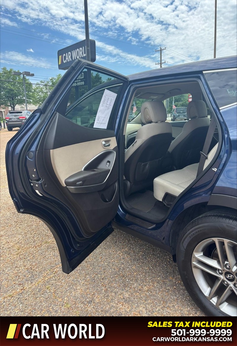 Hyundai Santa Fe Sport Vehicle Full-screen Gallery Image 14