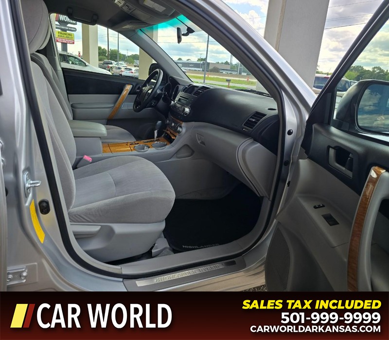 Toyota Highlander Hybrid Vehicle Full-screen Gallery Image 11