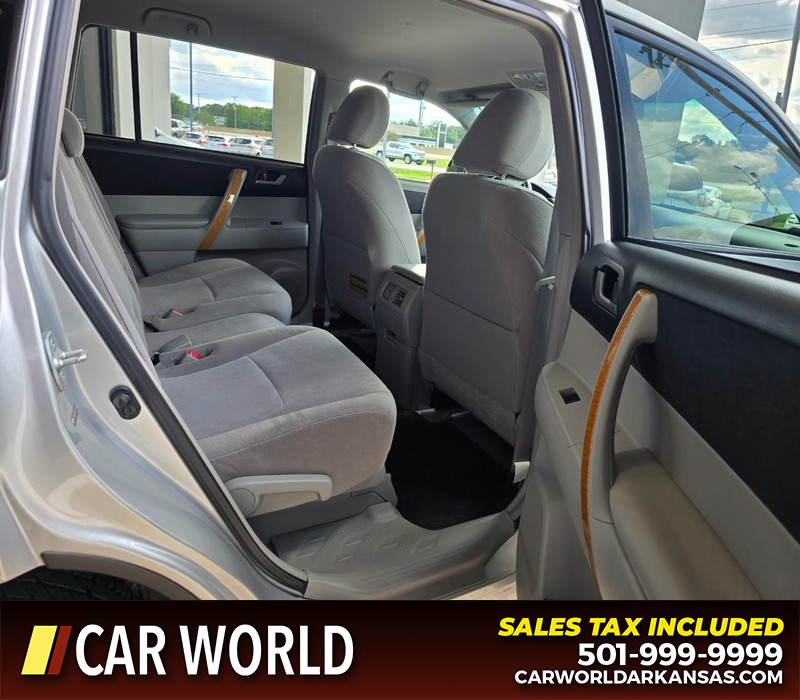 Toyota Highlander Hybrid Vehicle Full-screen Gallery Image 12