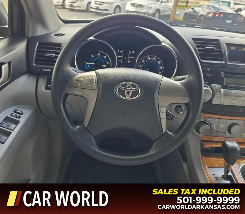 Toyota Highlander Hybrid Vehicle Full-screen Gallery Image 15