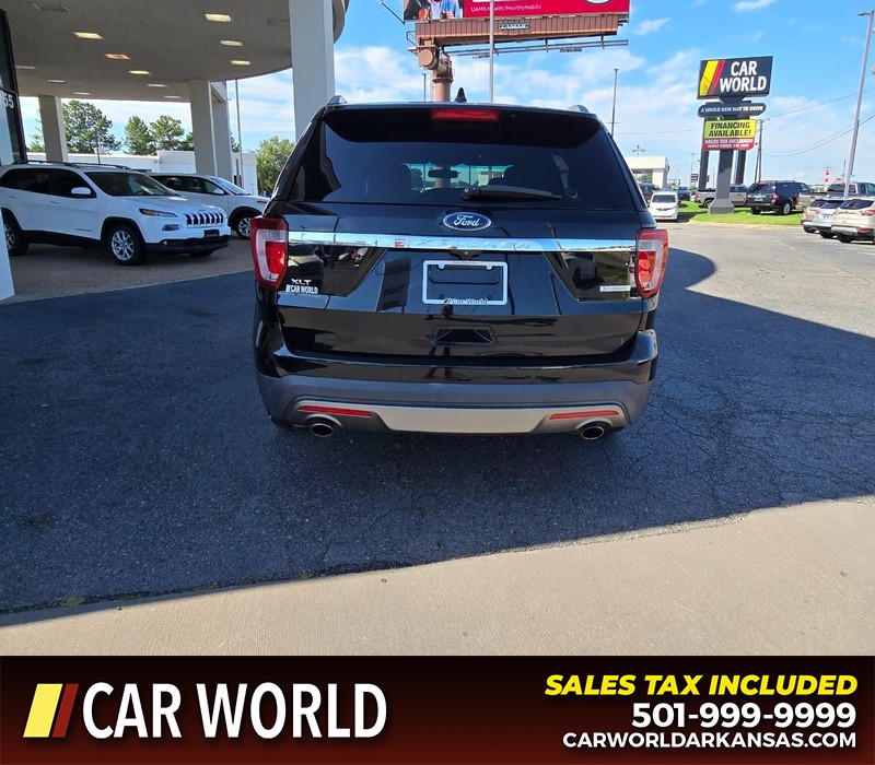 Ford Explorer Vehicle Full-screen Gallery Image 6