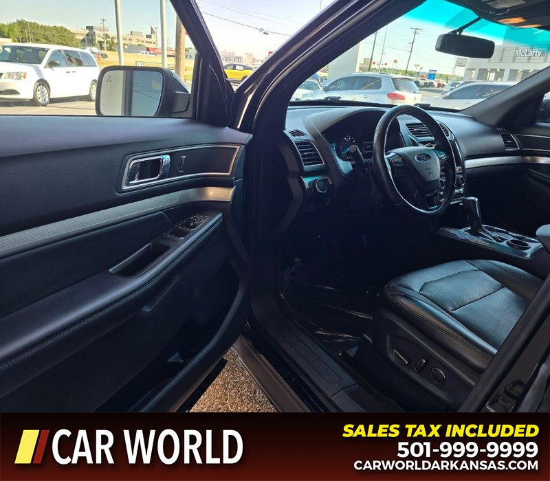 Ford Explorer Vehicle Full-screen Gallery Image 8