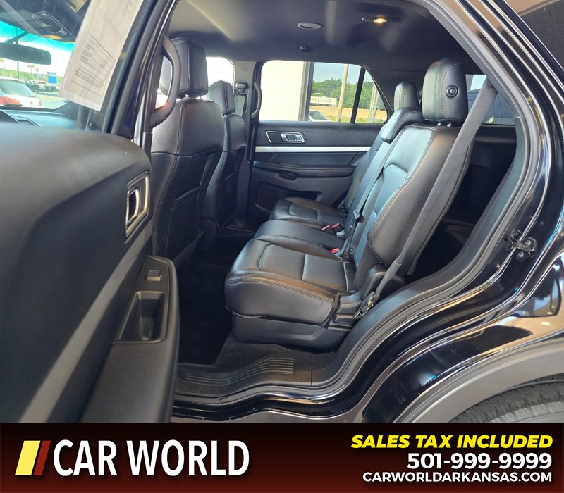 Ford Explorer Vehicle Full-screen Gallery Image 11