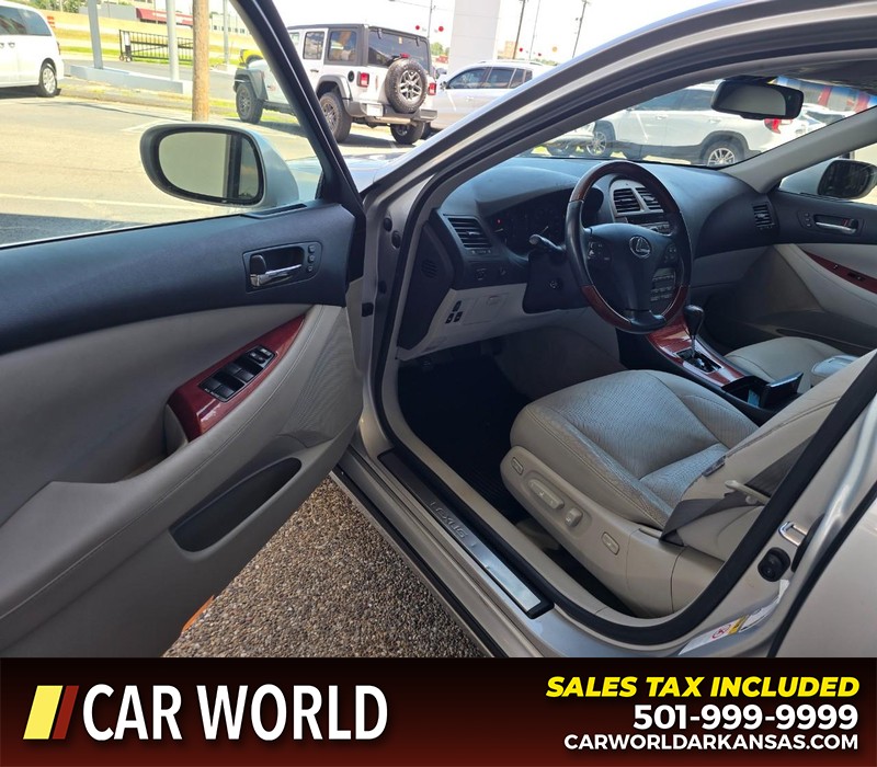 Lexus ES 350 Vehicle Full-screen Gallery Image 7