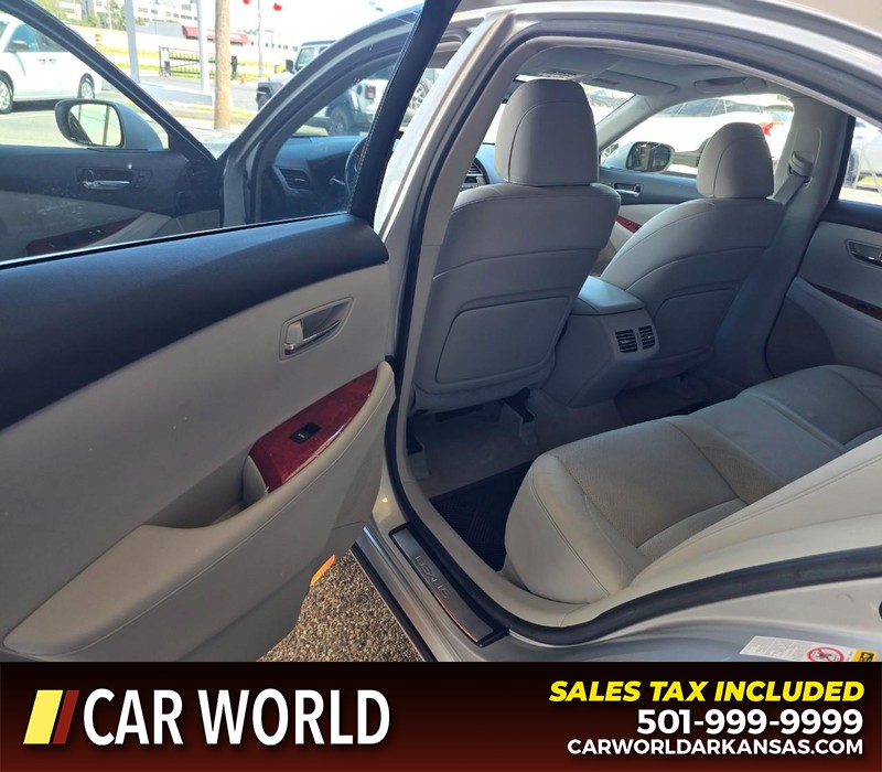 Lexus ES 350 Vehicle Full-screen Gallery Image 9