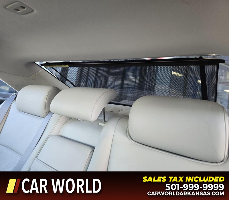 Lexus ES 350 Vehicle Full-screen Gallery Image 11