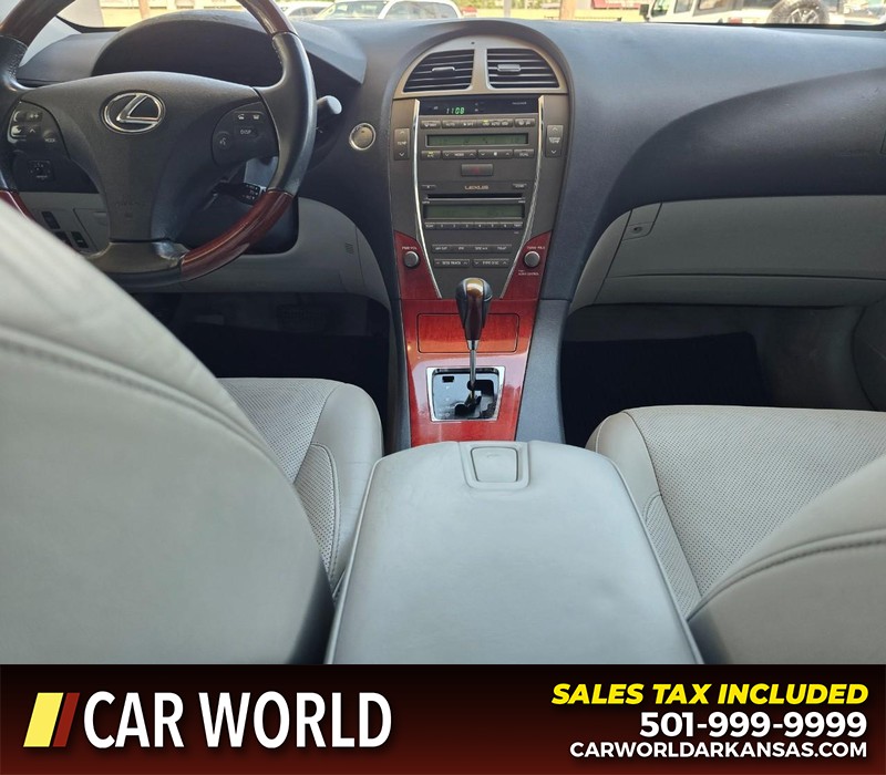 Lexus ES 350 Vehicle Full-screen Gallery Image 18