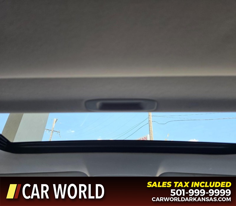 Lexus ES 350 Vehicle Full-screen Gallery Image 19