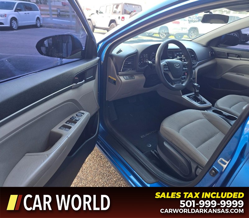 Hyundai Elantra Vehicle Full-screen Gallery Image 7
