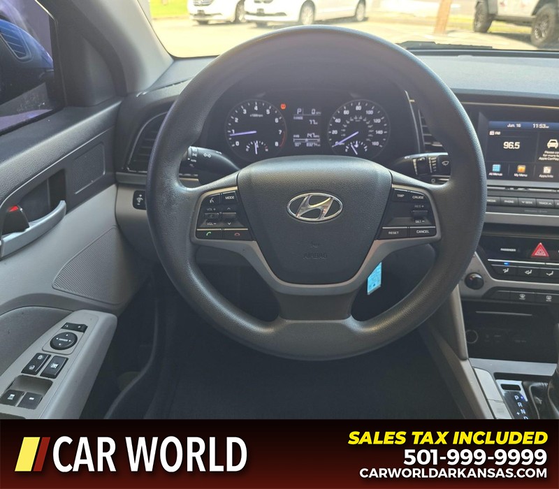 Hyundai Elantra Vehicle Full-screen Gallery Image 15
