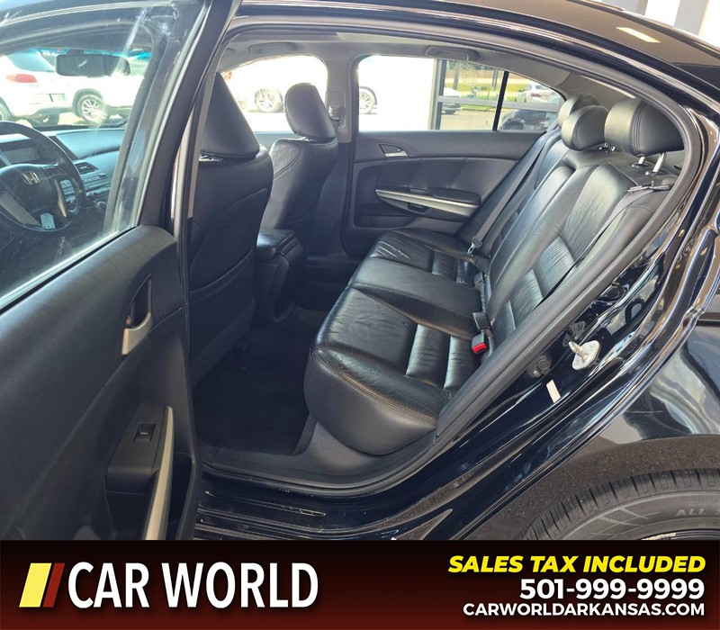 Honda Accord Sedan Vehicle Full-screen Gallery Image 10